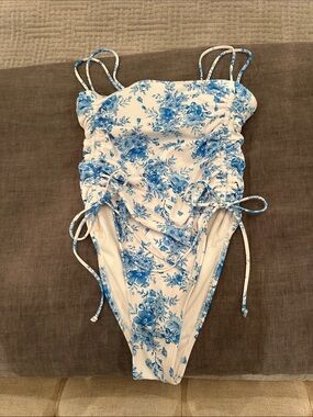 Wild Fable Blue and White Floral One-Piece Swimsuit size S